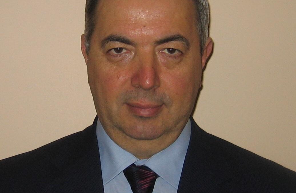 Prof. Üner Colak